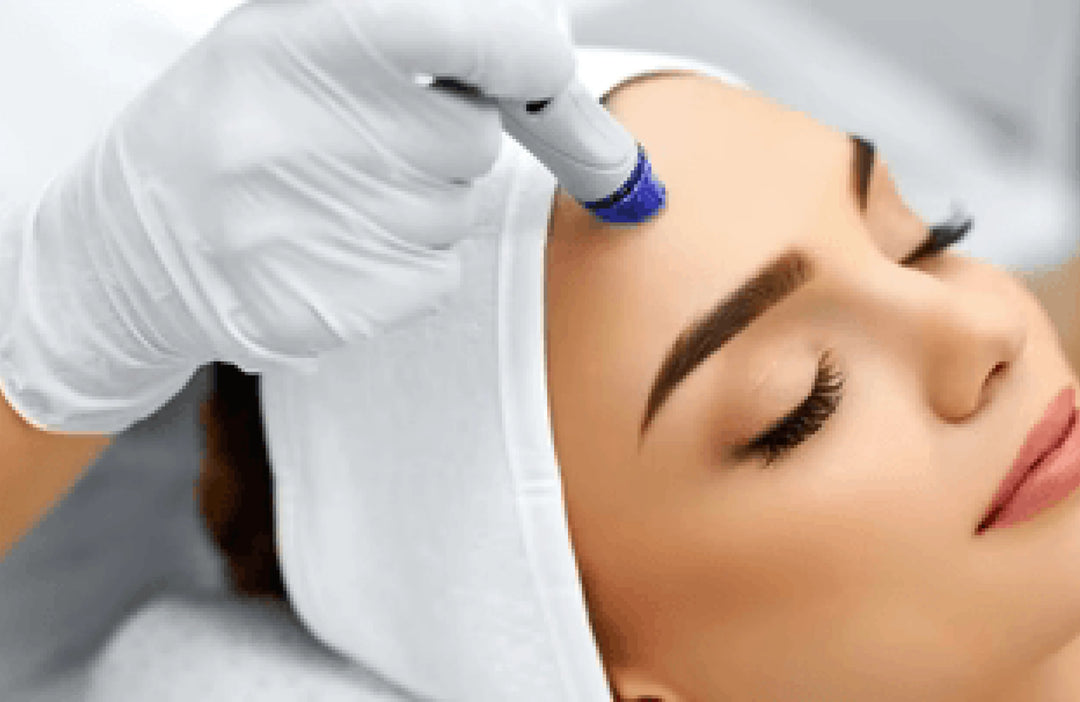 Hydra Beauté Gesichtsbehandlung mit Vortex-Technologie für strahlende Haut im PDB Aesthetic Room Wiesbaden
