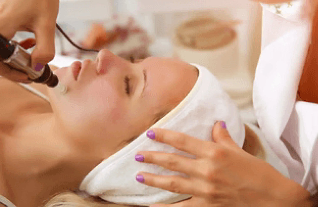 Microneedling Behandlung zur Hautverjüngung im PDB Aesthetic Room Wiesbaden
