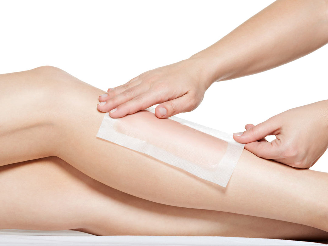Professionelles Waxing zur langanhaltenden Haarentfernung im PDB Aesthetic Room Wiesbaden

